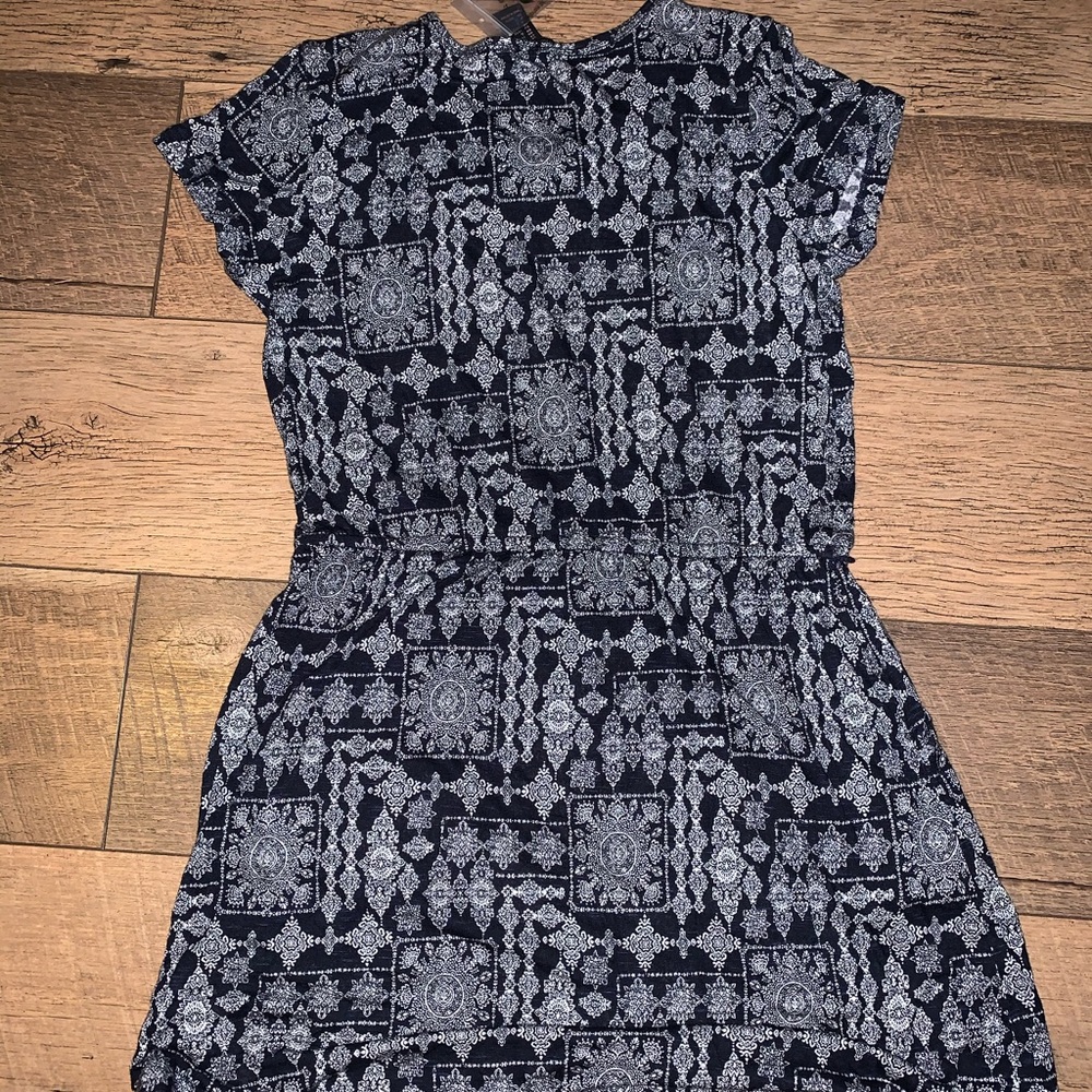 Patterned Dress - Picture 3 of 3